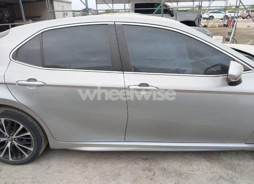 Photo 13 of 2018 Toyota Camry SE (VIN 4T1B11HK1JU157270)