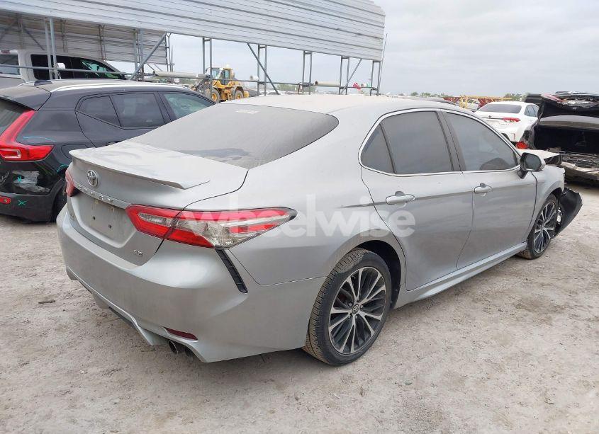 Photo 4 of 2018 Toyota Camry SE (VIN 4T1B11HK1JU157270)