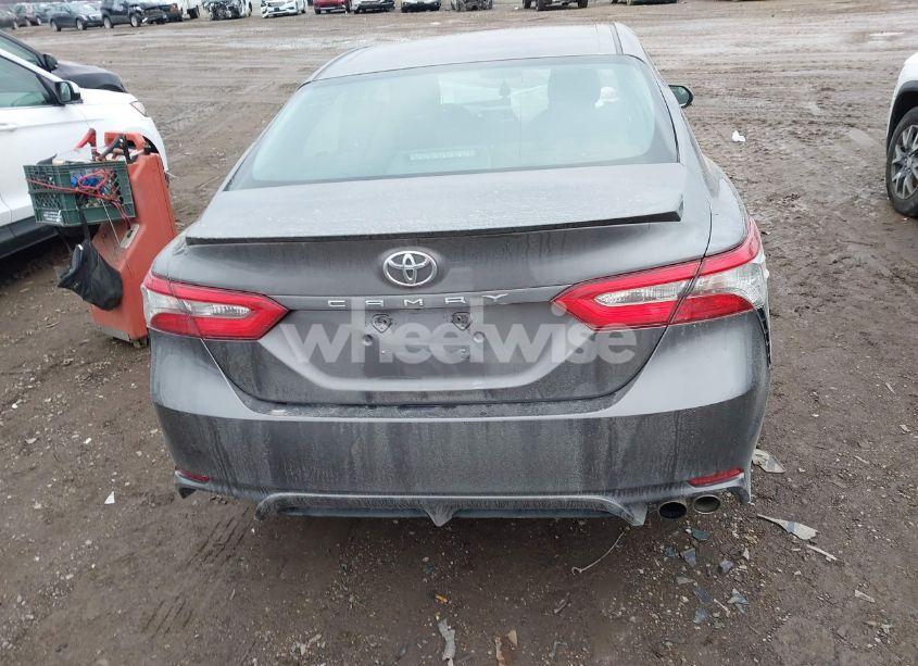 Photo 16 of 2018 Toyota Camry SE (VIN 4T1B11HK1JU516276)