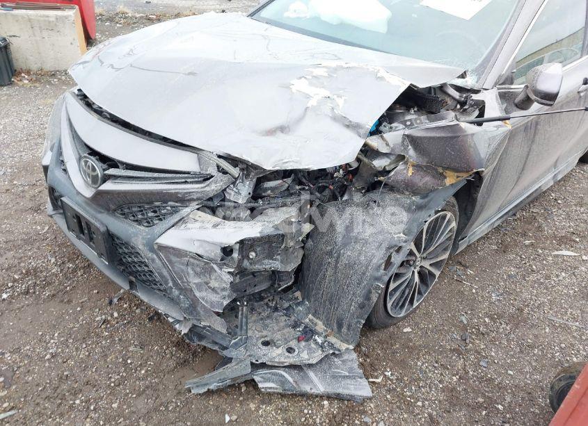 Photo 6 of 2018 Toyota Camry SE (VIN 4T1B11HK1JU516276)