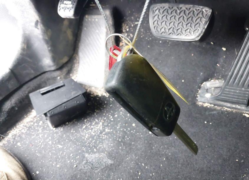 Photo 11 of 2018 Toyota Camry LE (VIN 4T1B11HK1JU522353)