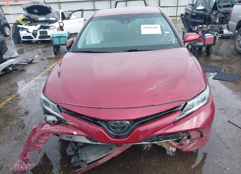 Photo 12 of 2018 Toyota Camry LE (VIN 4T1B11HK1JU522353)