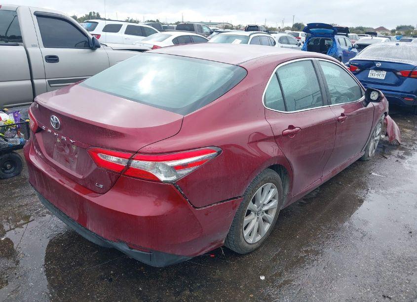 Photo 4 of 2018 Toyota Camry LE (VIN 4T1B11HK1JU522353)