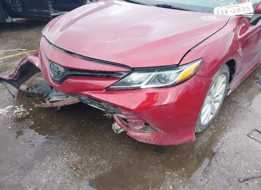 Photo 6 of 2018 Toyota Camry LE (VIN 4T1B11HK1JU522353)