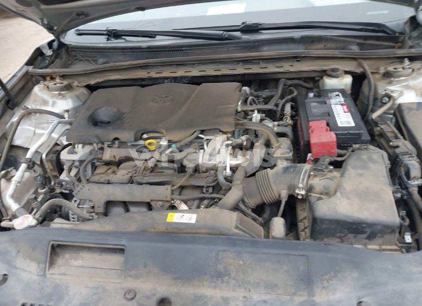 Photo 10 of 2018 Toyota Camry XLE (VIN 4T1B11HK1JU526421)