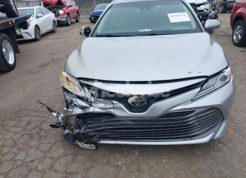 Photo 6 of 2018 Toyota Camry XLE (VIN 4T1B11HK1JU526421)
