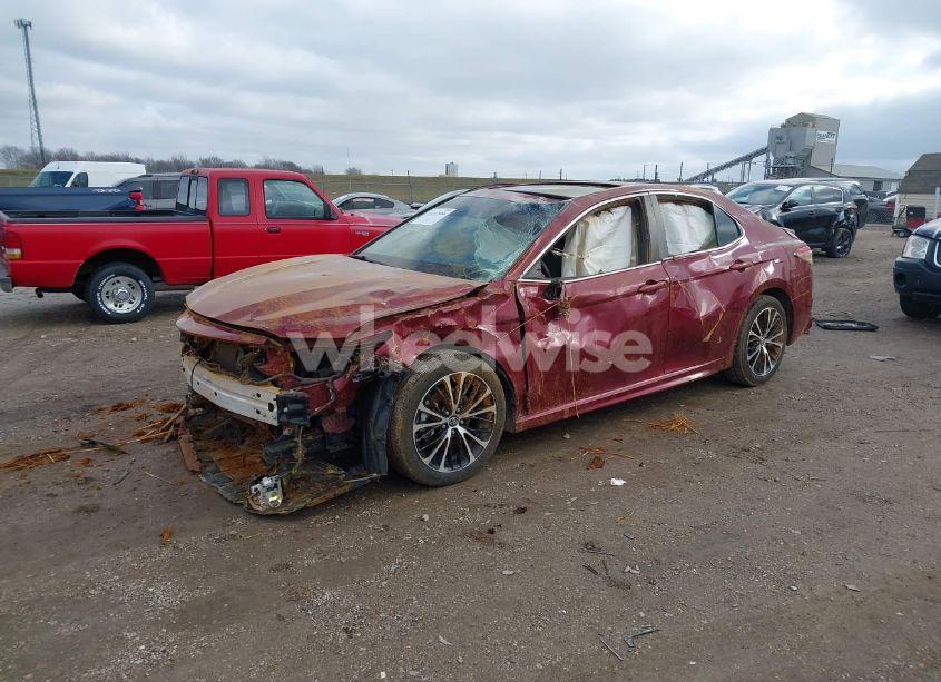 Photo 2 of 2018 Toyota Camry L/LE/XLE/SE/XSE (VIN 4T1B11HK1JU529058)