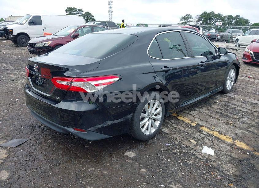 Photo 4 of 2018 Toyota Camry L/LE/SE/XLE (VIN 4T1B11HK1JU540044)