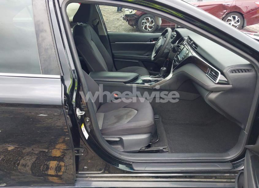 Photo 5 of 2018 Toyota Camry L/LE/SE/XLE (VIN 4T1B11HK1JU540044)