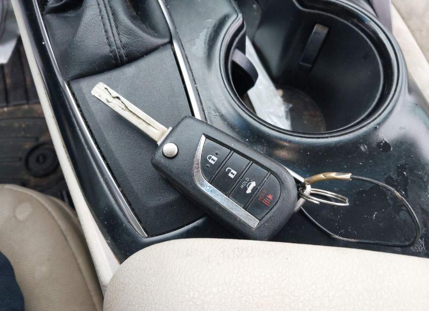 Photo 11 of 2018 Toyota Camry LE (VIN 4T1B11HK1JU540285)