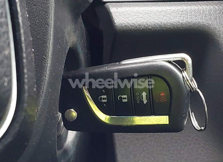 Photo 11 of 2018 Toyota Camry L (VIN 4T1B11HK1JU541694)