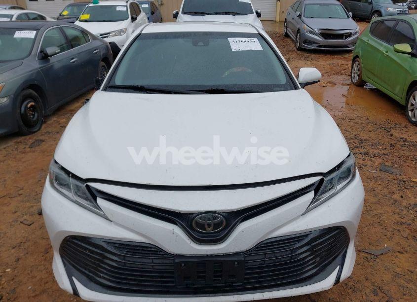 Photo 12 of 2018 Toyota Camry L (VIN 4T1B11HK1JU541694)