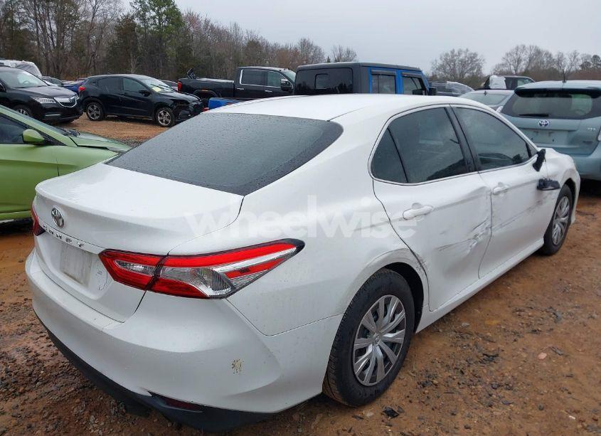 Photo 4 of 2018 Toyota Camry L (VIN 4T1B11HK1JU541694)