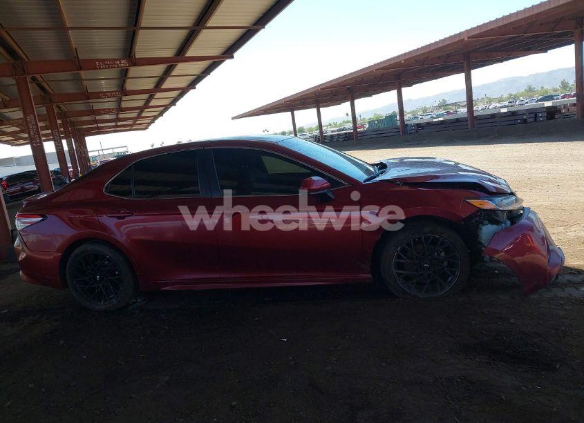 Photo 14 of 2018 Toyota Camry SE (VIN 4T1B11HK1JU554896)