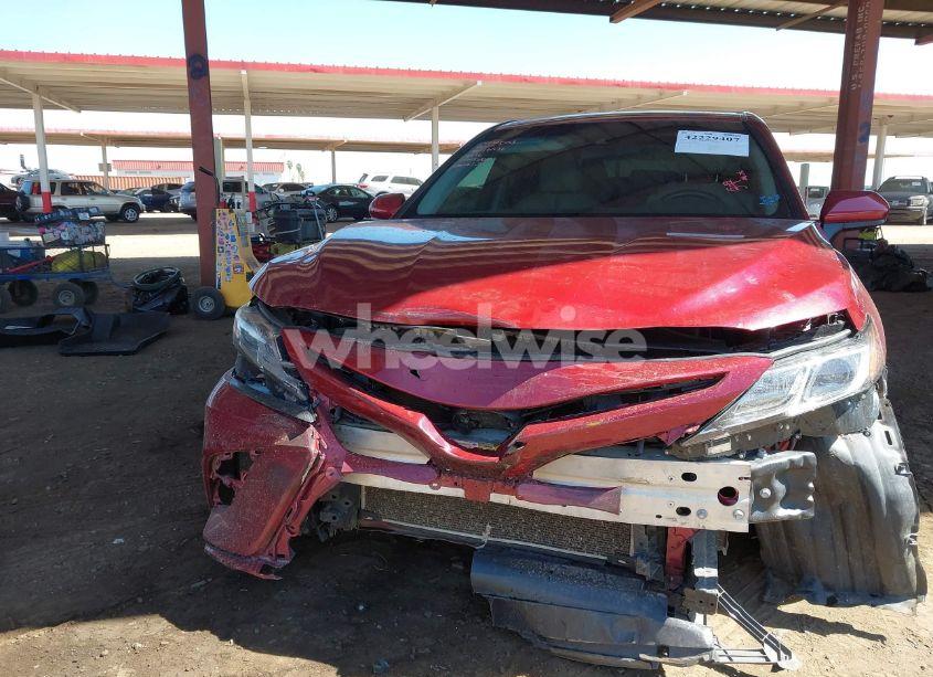 Photo 6 of 2018 Toyota Camry SE (VIN 4T1B11HK1JU554896)