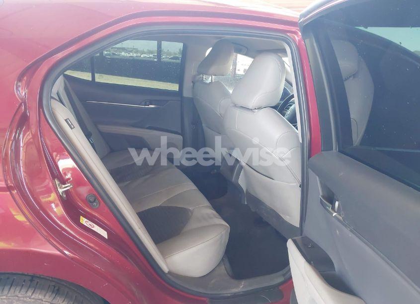 Photo 8 of 2018 Toyota Camry SE (VIN 4T1B11HK1JU554896)