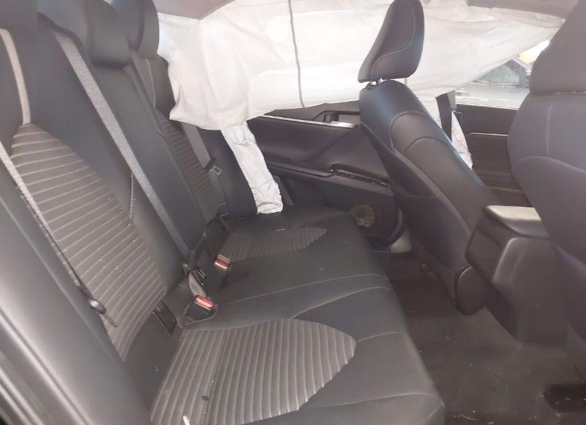 Photo 8 of 2018 Toyota Camry SE (VIN 4T1B11HK1JU568555)