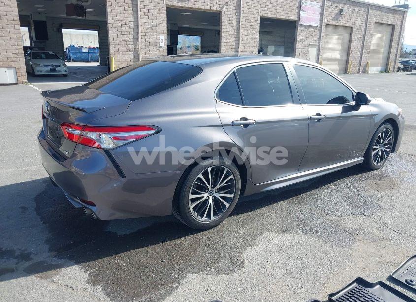 Photo 4 of 2018 Toyota Camry SE (VIN 4T1B11HK1JU573982)