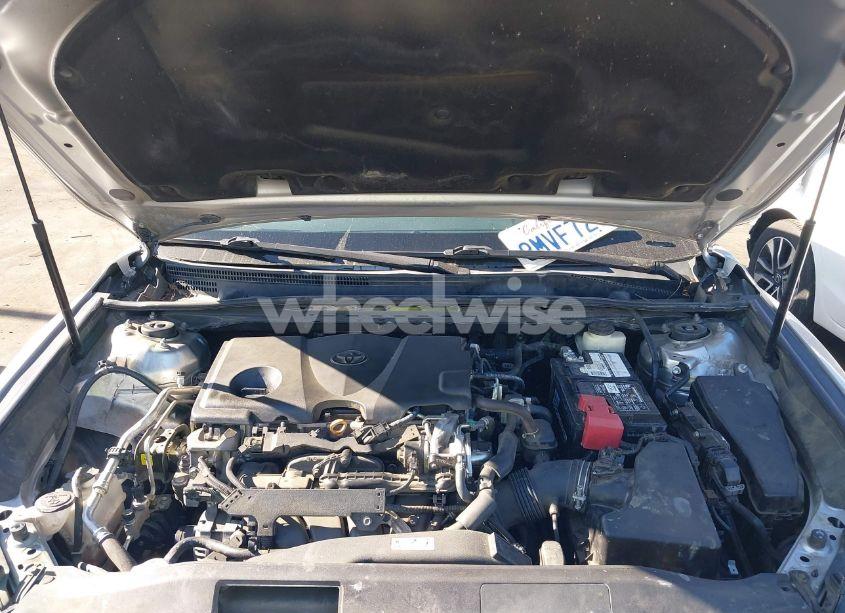 Photo 10 of 2018 Toyota Camry SE (VIN 4T1B11HK1JU581130)