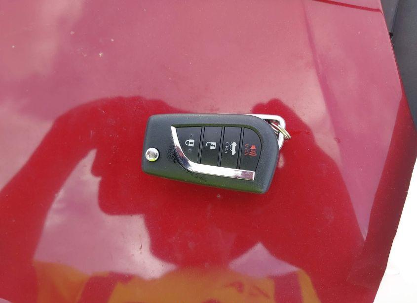 Photo 11 of 2018 Toyota Camry SE (VIN 4T1B11HK1JU581970)