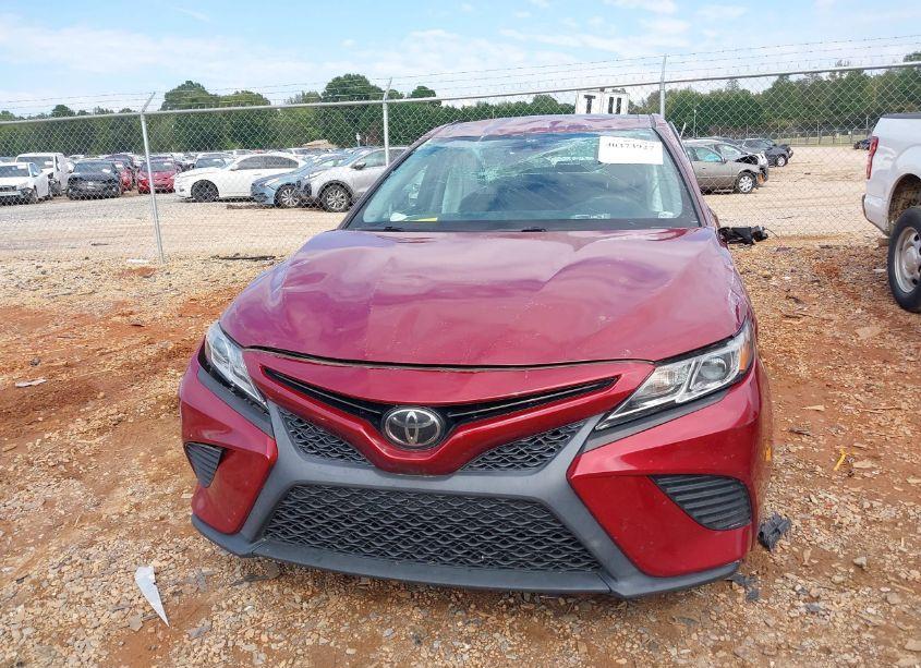 Photo 12 of 2018 Toyota Camry SE (VIN 4T1B11HK1JU581970)