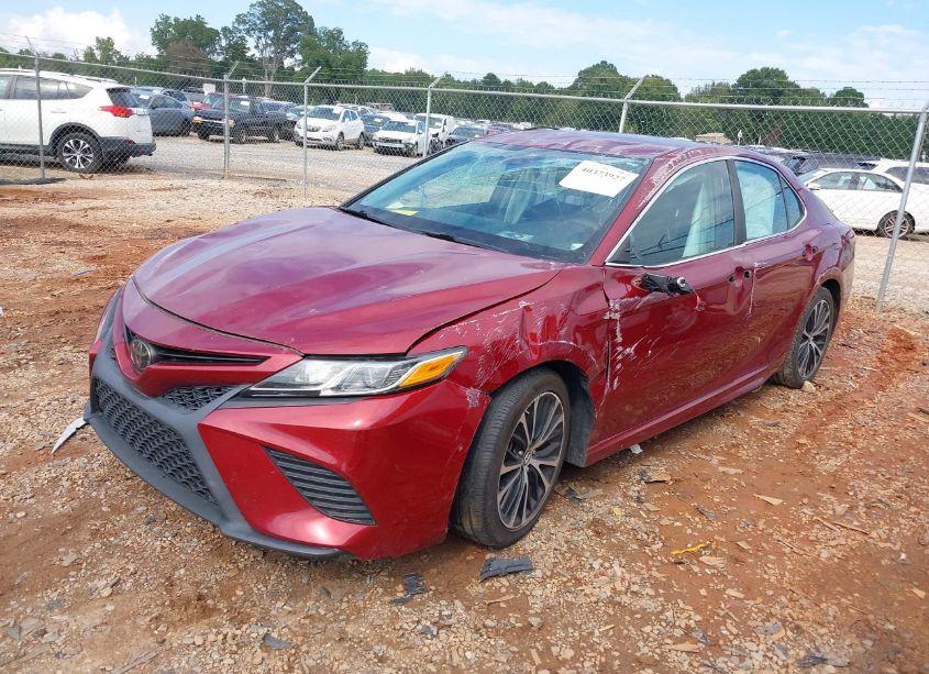 Photo 2 of 2018 Toyota Camry SE (VIN 4T1B11HK1JU581970)