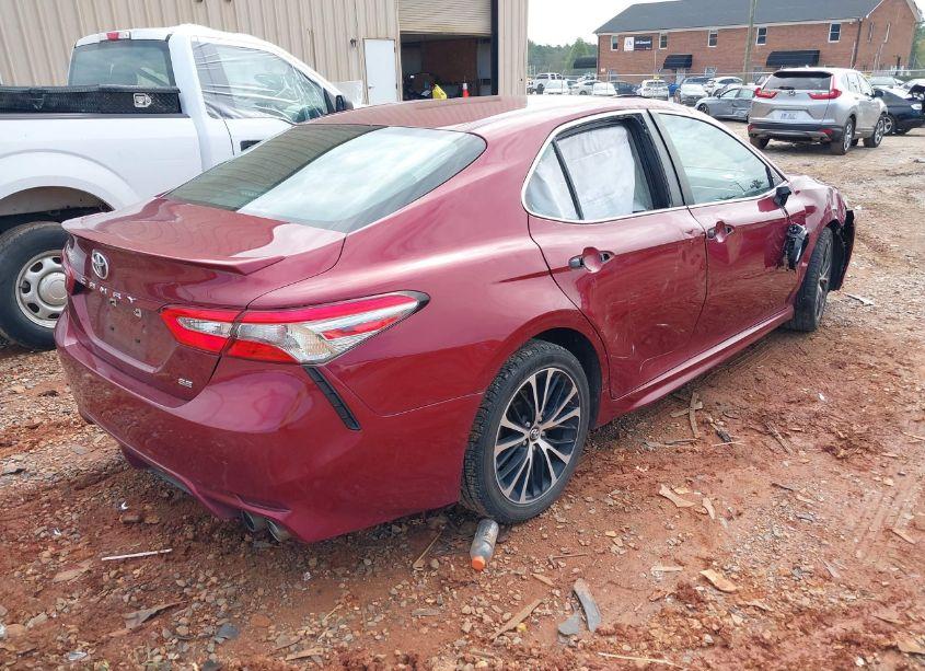 Photo 4 of 2018 Toyota Camry SE (VIN 4T1B11HK1JU581970)