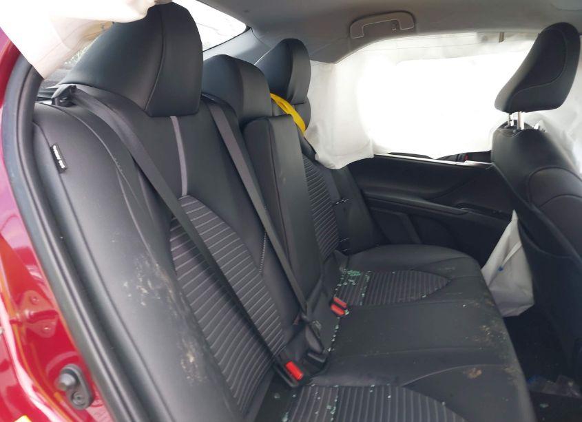 Photo 8 of 2018 Toyota Camry SE (VIN 4T1B11HK1JU581970)