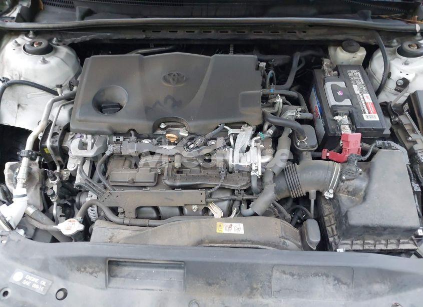 Photo 10 of 2018 Toyota Camry LE (VIN 4T1B11HK1JU592936)