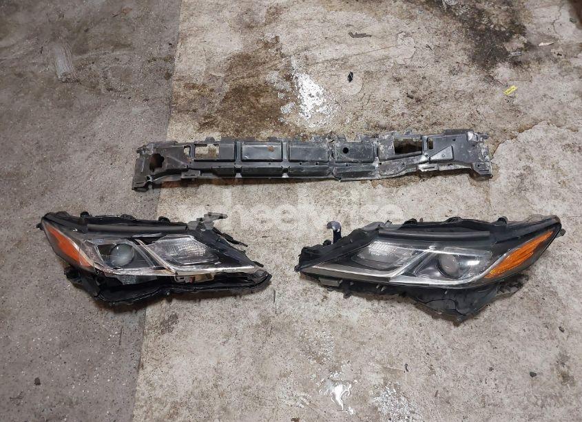 Photo 12 of 2018 Toyota Camry LE (VIN 4T1B11HK1JU595190)