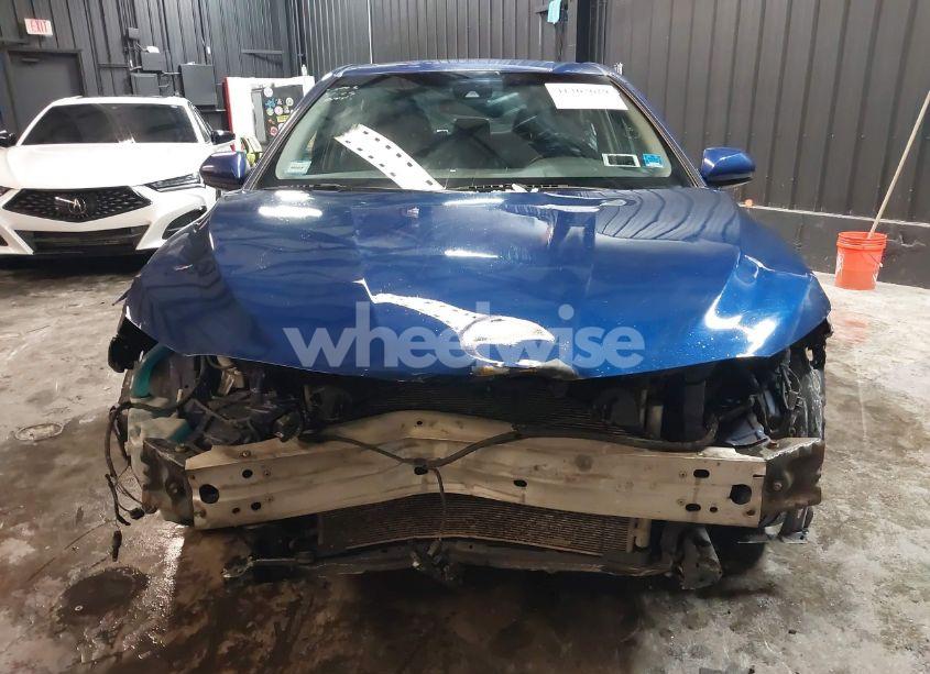Photo 13 of 2018 Toyota Camry LE (VIN 4T1B11HK1JU595190)