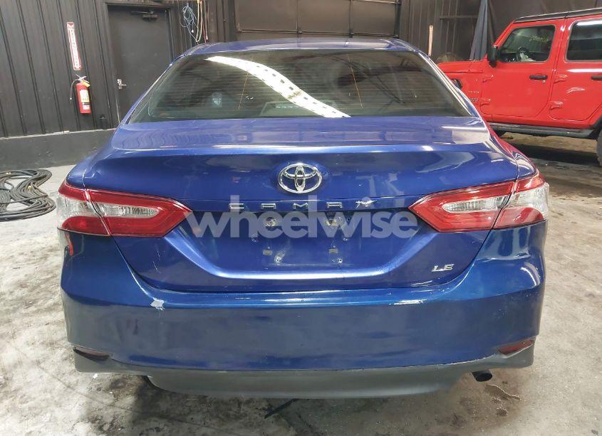 Photo 17 of 2018 Toyota Camry LE (VIN 4T1B11HK1JU595190)