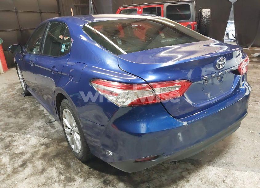 Photo 3 of 2018 Toyota Camry LE (VIN 4T1B11HK1JU595190)