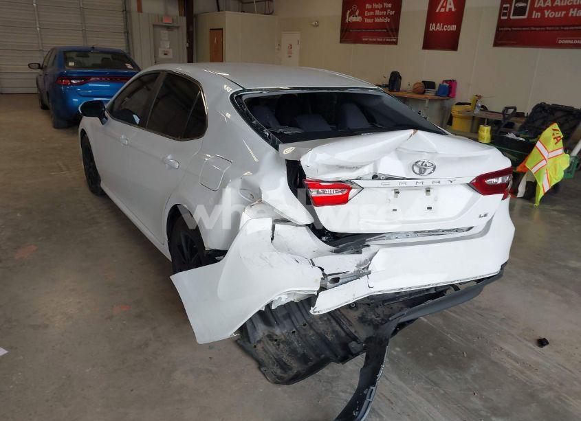 Photo 6 of 2018 Toyota Camry LE (VIN 4T1B11HK1JU599594)