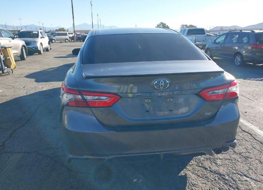 Photo 16 of 2018 Toyota Camry SE (VIN 4T1B11HK1JU606284)