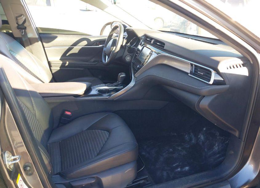 Photo 5 of 2018 Toyota Camry SE (VIN 4T1B11HK1JU606284)