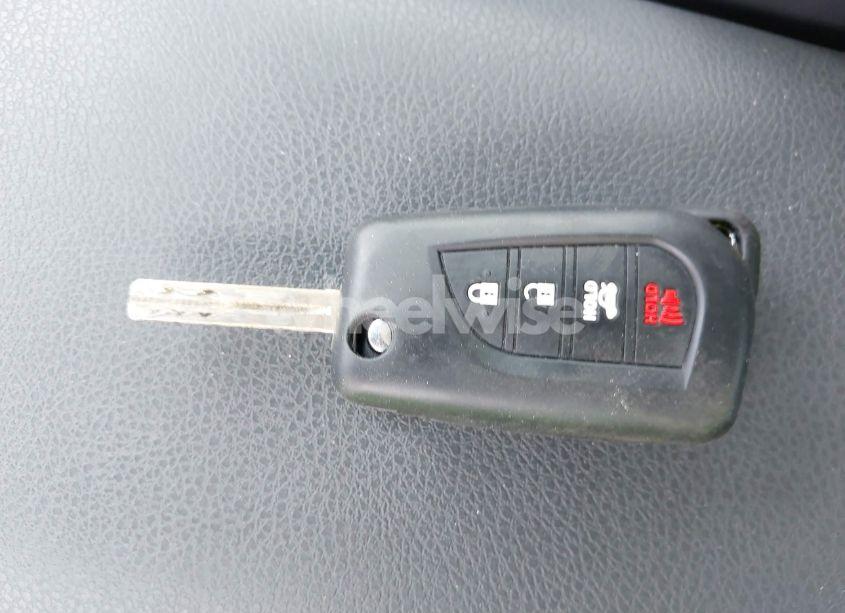 Photo 11 of 2018 Toyota Camry L/LE/SE/XLE (VIN 4T1B11HK1JU628463)