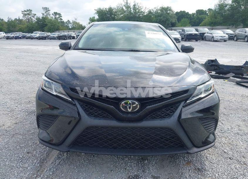 Photo 13 of 2018 Toyota Camry L/LE/SE/XLE (VIN 4T1B11HK1JU628463)