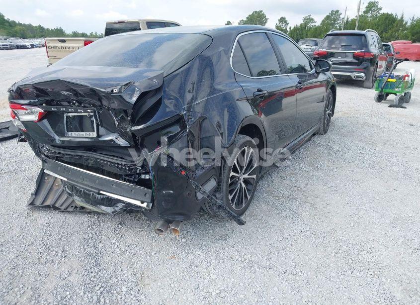 Photo 4 of 2018 Toyota Camry L/LE/SE/XLE (VIN 4T1B11HK1JU628463)