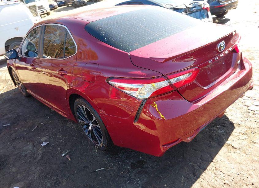 Photo 3 of 2018 Toyota Camry SE (VIN 4T1B11HK1JU641889)