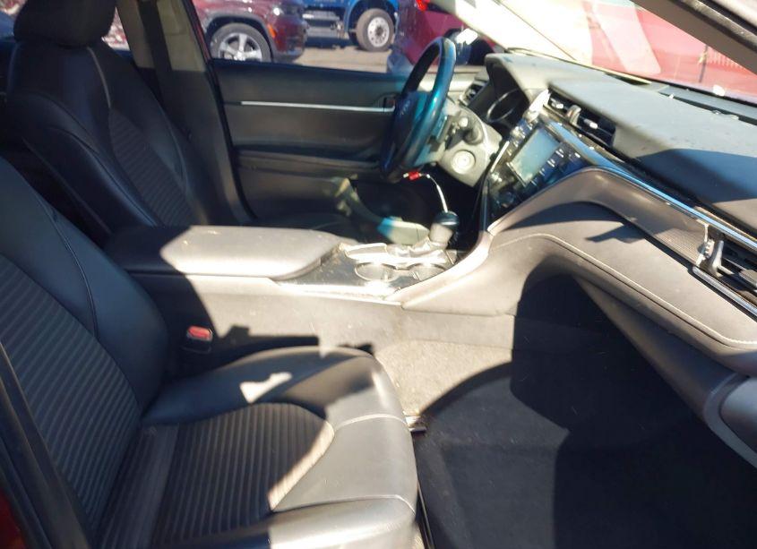 Photo 5 of 2018 Toyota Camry SE (VIN 4T1B11HK1JU641889)