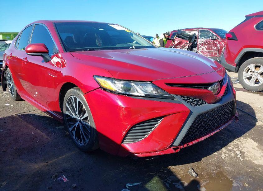 Photo 6 of 2018 Toyota Camry SE (VIN 4T1B11HK1JU641889)