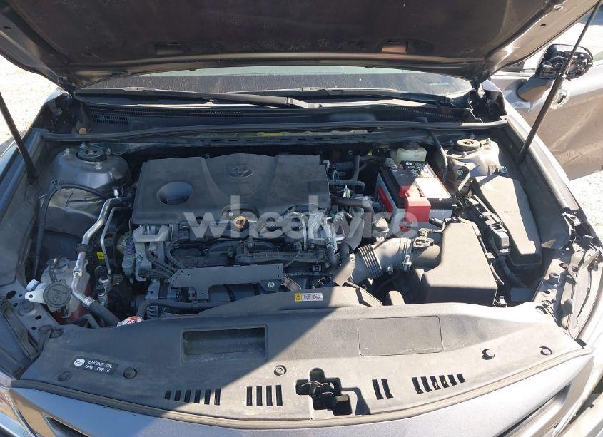 Photo 10 of 2018 Toyota Camry SE (VIN 4T1B11HK1JU647868)