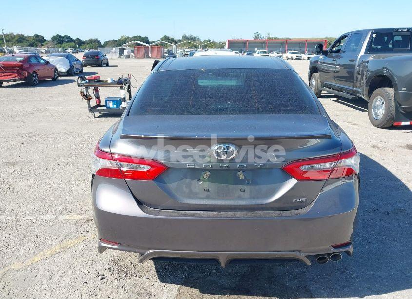Photo 16 of 2018 Toyota Camry SE (VIN 4T1B11HK1JU647868)