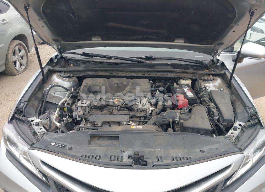 Photo 10 of 2018 Toyota Camry SE (VIN 4T1B11HK1JU658269)