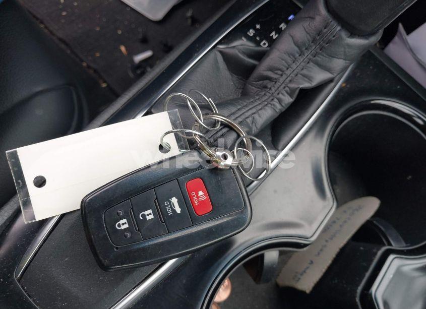 Photo 11 of 2018 Toyota Camry SE (VIN 4T1B11HK1JU658269)