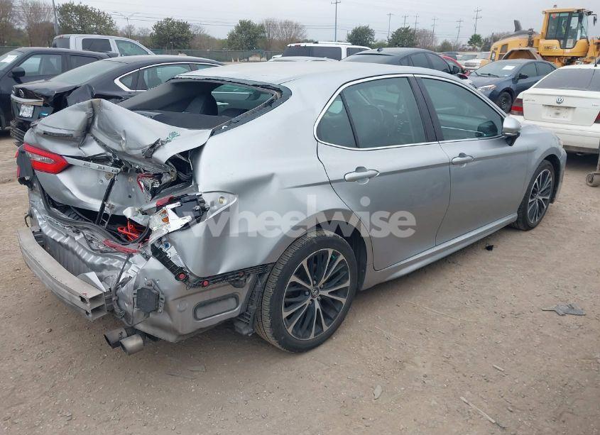 Photo 4 of 2018 Toyota Camry SE (VIN 4T1B11HK1JU658269)