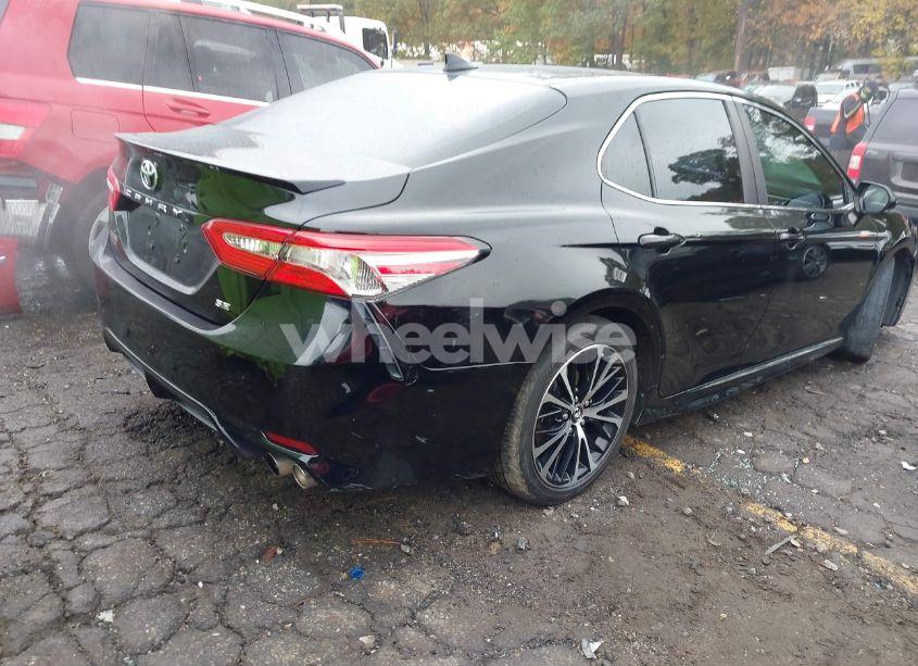 Photo 4 of 2018 Toyota Camry SE (VIN 4T1B11HK1JU661754)