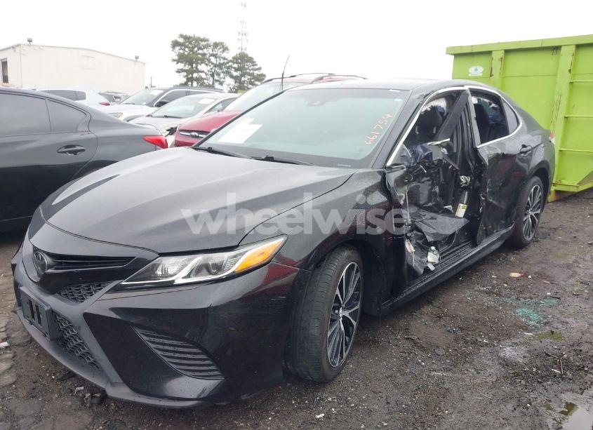 Photo 6 of 2018 Toyota Camry SE (VIN 4T1B11HK1JU661754)