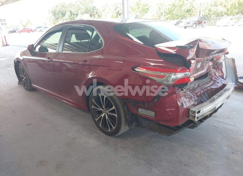 Photo 3 of 2018 Toyota Camry SE (VIN 4T1B11HK1JU663035)